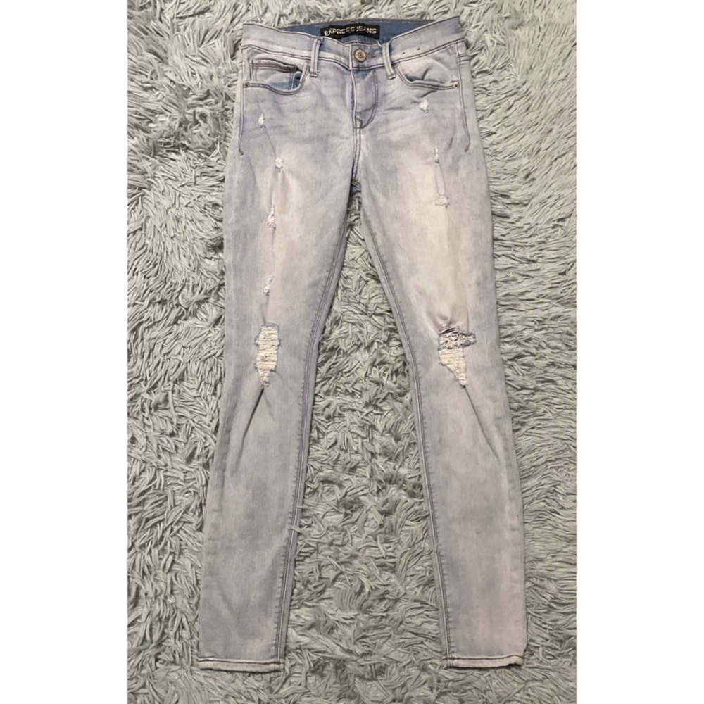 Mid Rise Distressed Legging